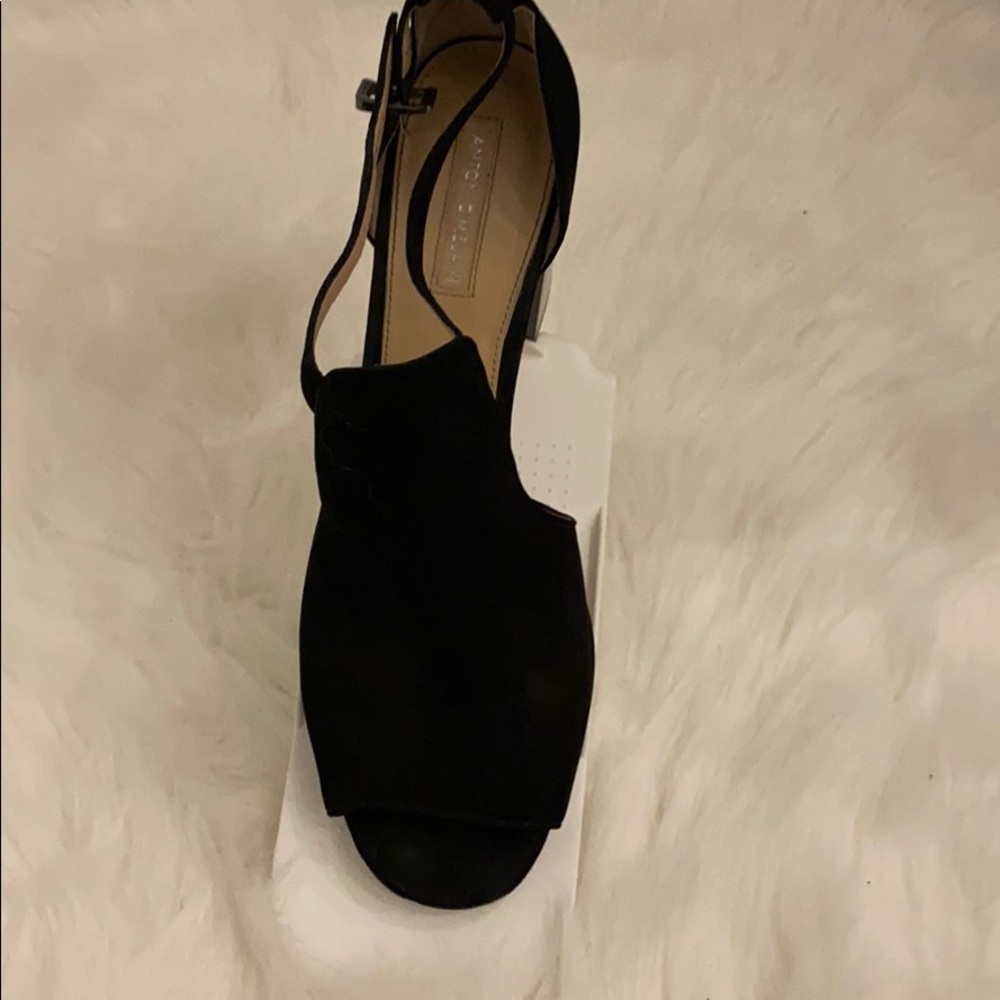 Shoes - Picture 5 of 6